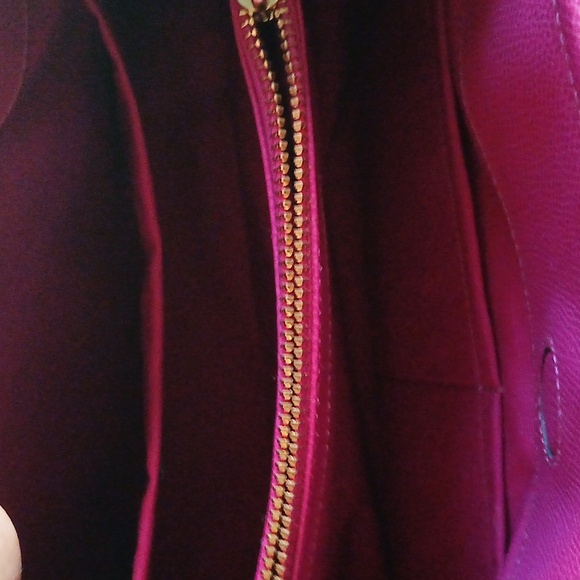 Fuschia Coach Purse with crossbody strap - Picture 4 of 4